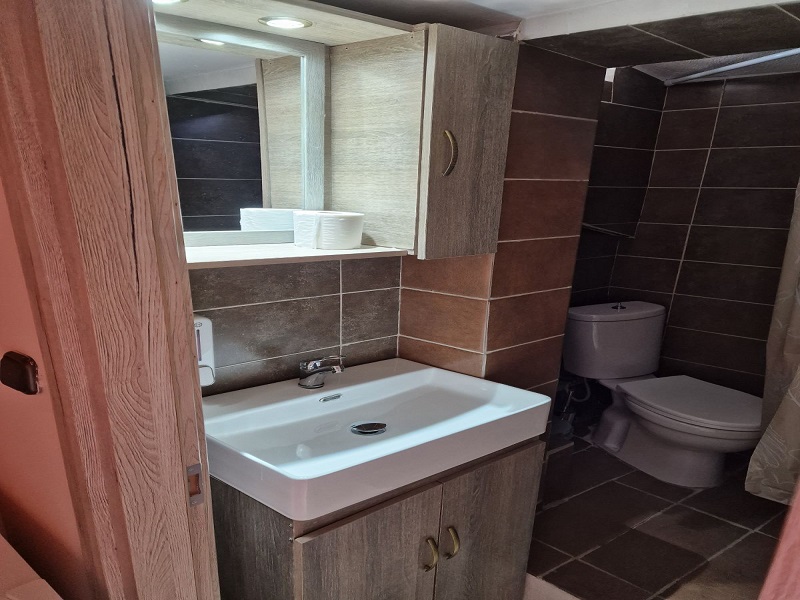 vana-studios-tasos-2